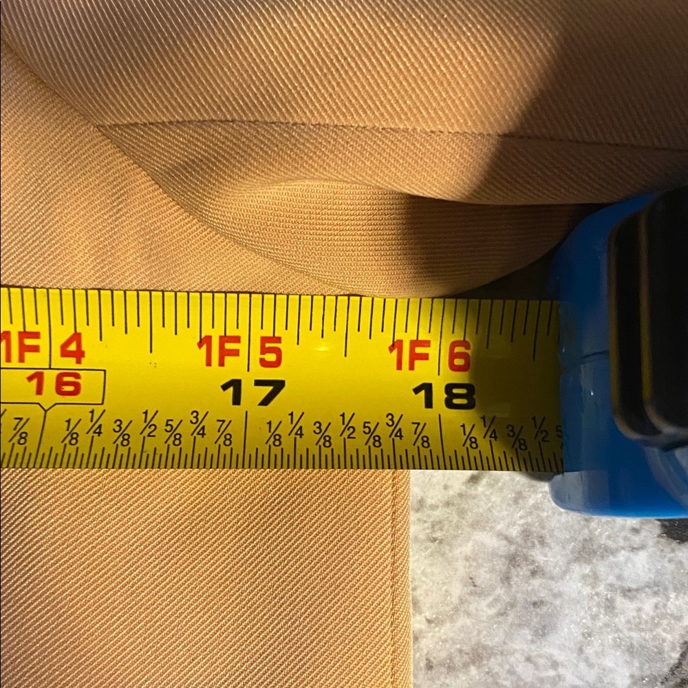 - Forever 21 Tan Blazer with Relaxed Fit size small - Picture 8 of 9
